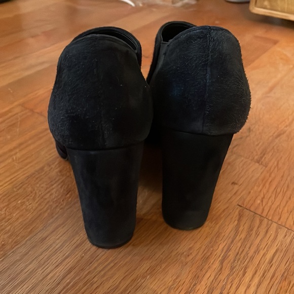 🥳 Marc Fisher Black Suede Ankle Bootie - Picture 3 of 5